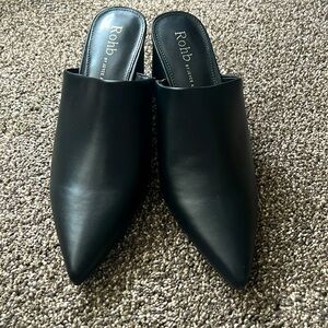 ROHB by joyce Azria Closed Pointed Toe Black Mules